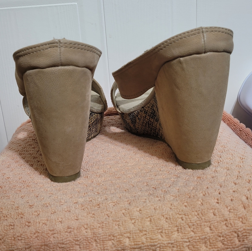 Wedges - Picture 5 of 9
